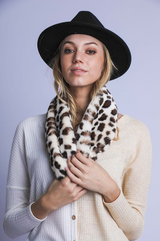 FAUX FUR LEOPARD SCARF