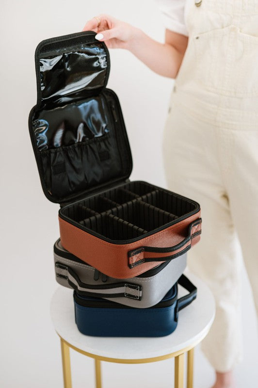 Isabella Customizable Cosmetic Carrying Case | Modern Boutique Fashion