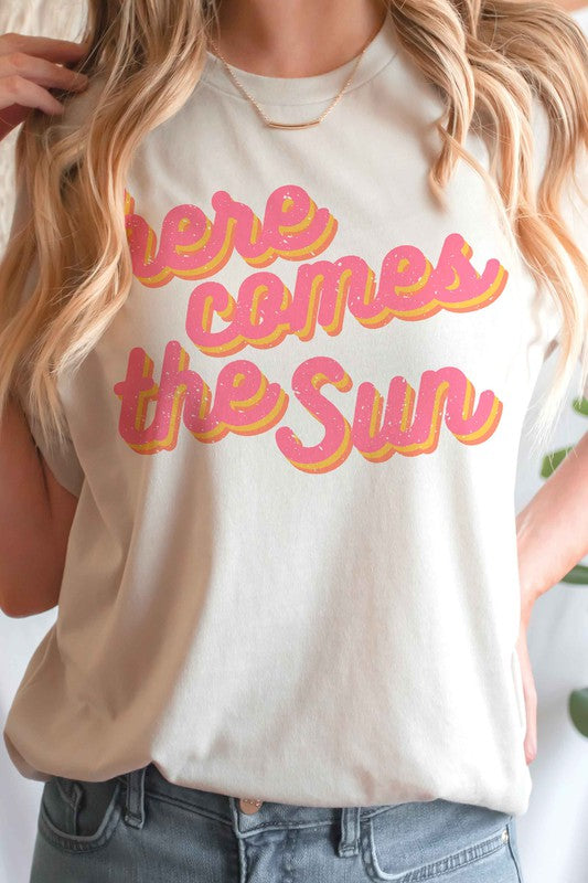 HERE COMES THE SUN GRAPHIC T-SHIRT
