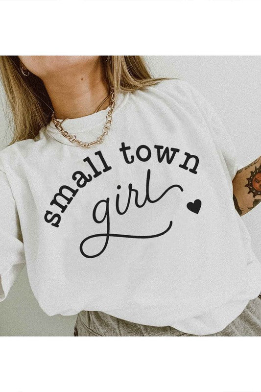 SMALL TOWN GIRL GRAPHIC TEE / T-SHIRT