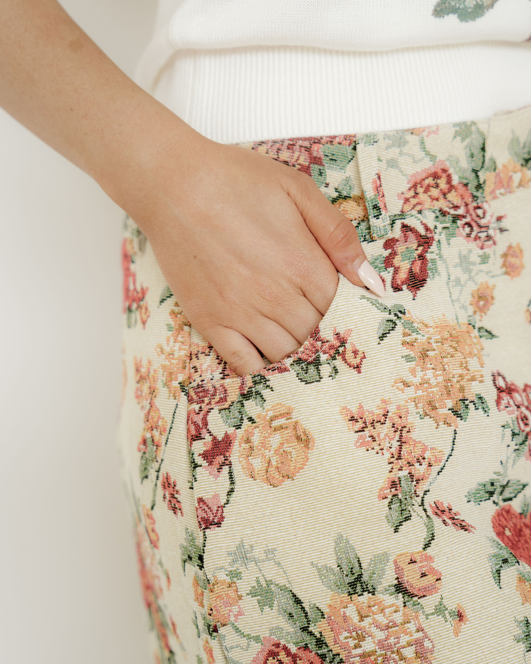 Buttoned Front Floral Scalloped Trim Mini Jacquard Floral Skirt