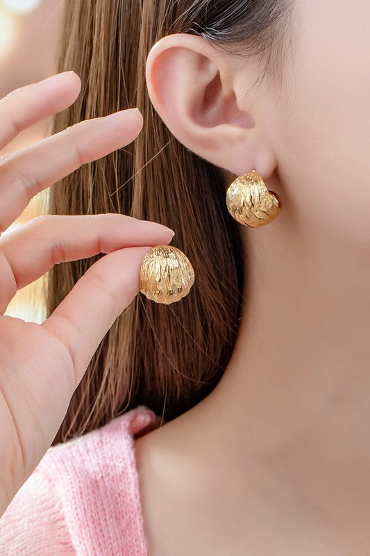 Brass ruffled ribbon huggie hoop earrings