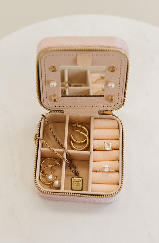 Eloise Velvet Jewelry Travel Carry Case | Modern Boutique Fashion