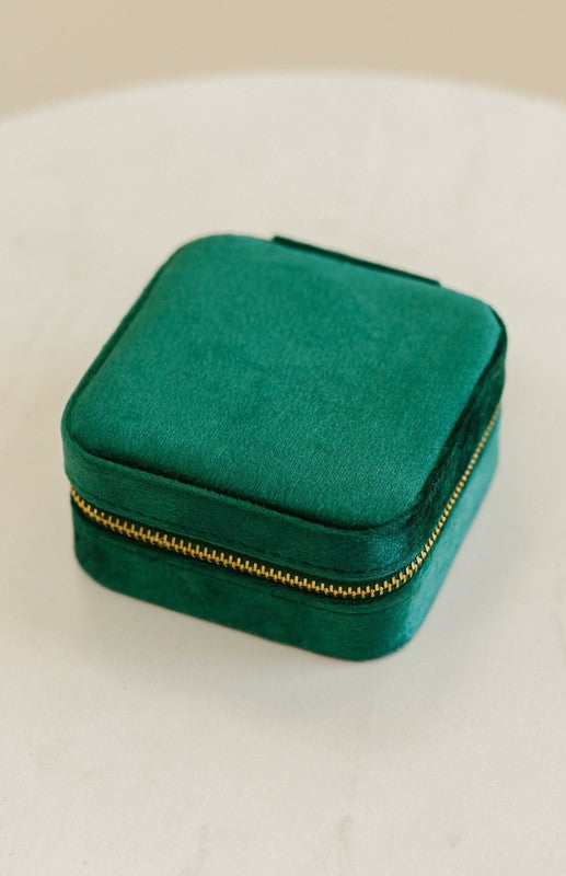 Eloise Velvet Jewelry Travel Carry Case | Modern Boutique Fashion