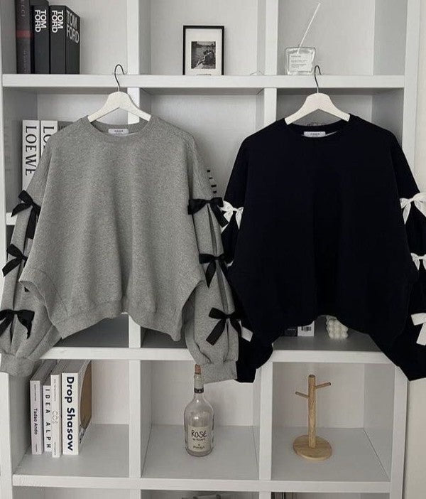 Oversized bow crewneck sweater