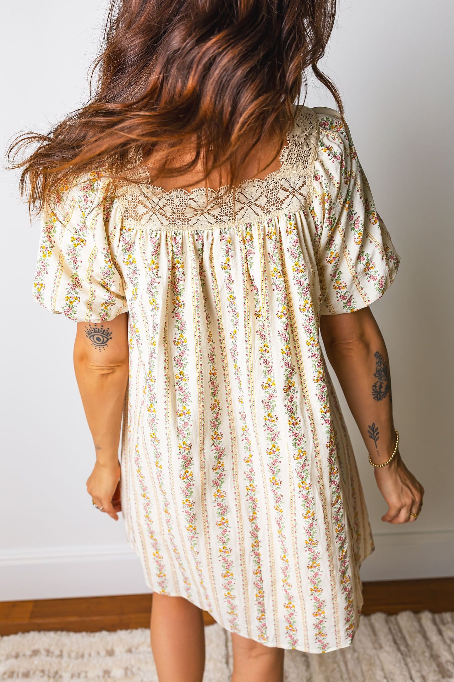 Floral Contrast Ribbon Bow Lace Square Mini Dress