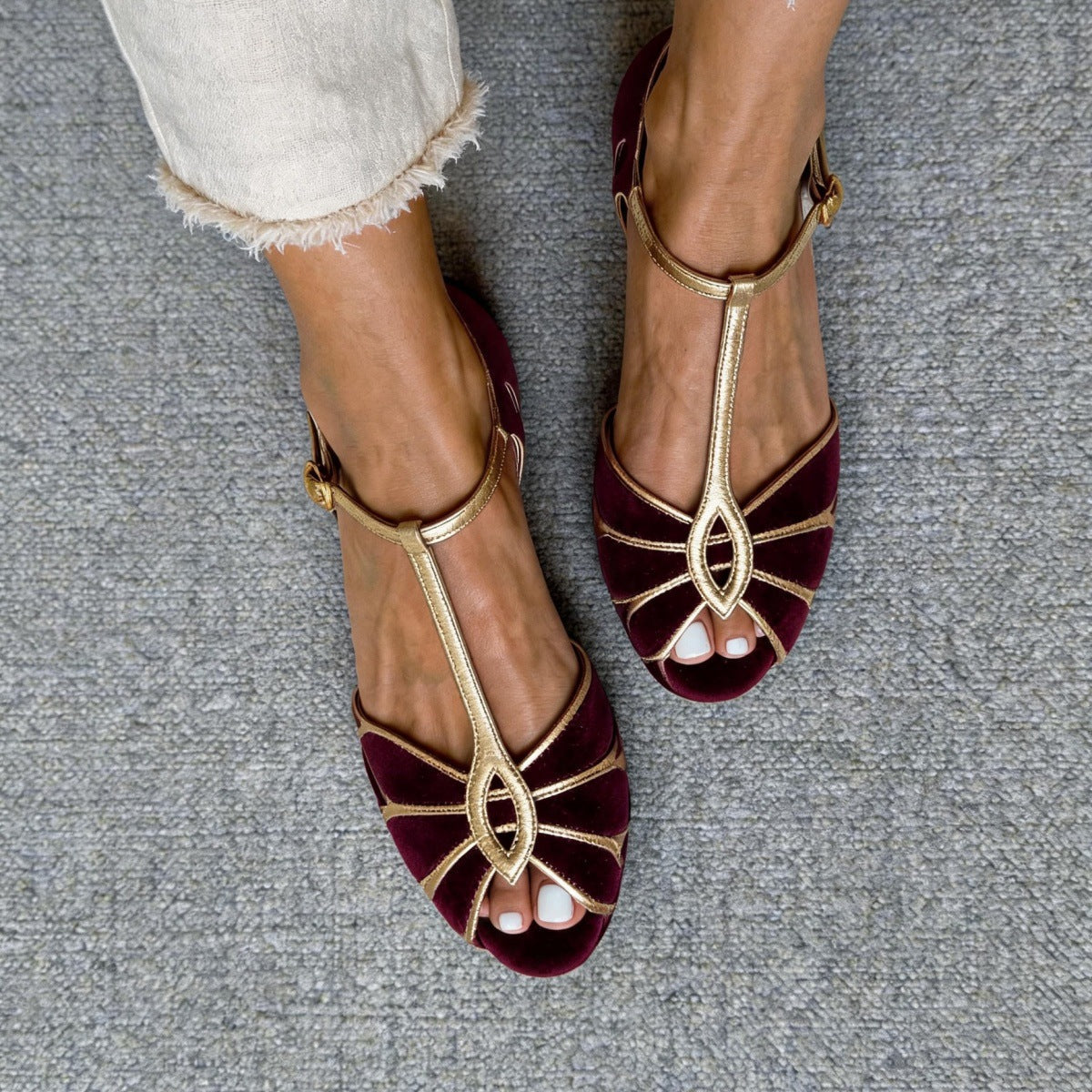 Women's Flat Fishmouth Sandals – T-Strap Summer Shoes