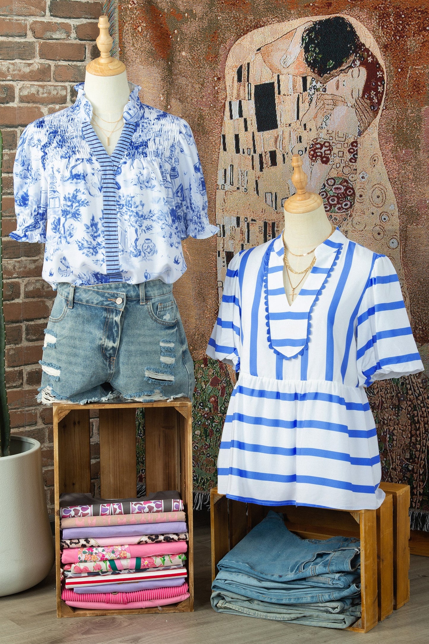 Floral Stripe Contrast V-Neck Puff Sleeve Blouse