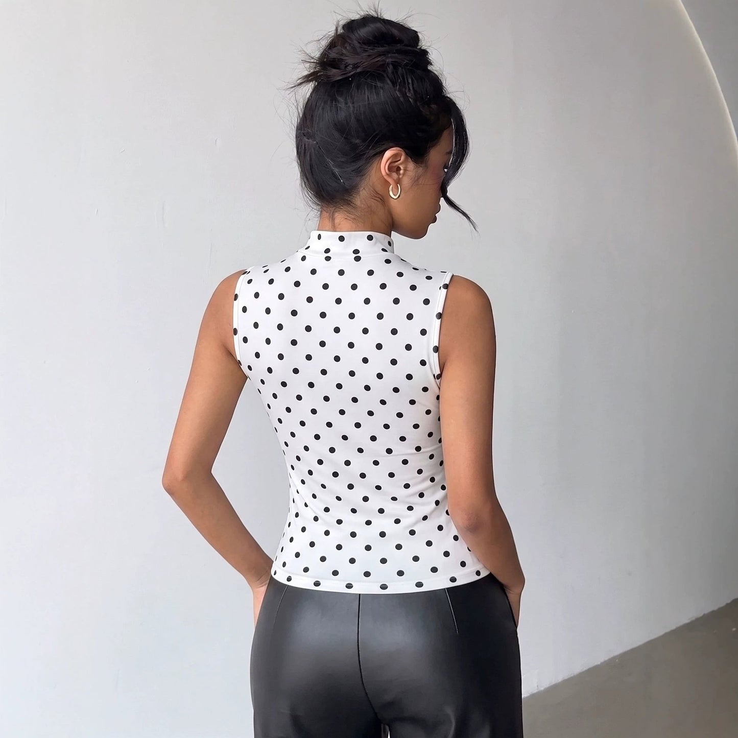 Polka Dot Halterneck Sleeveless Crop Top – Metal Ring Cross-Front Fitted