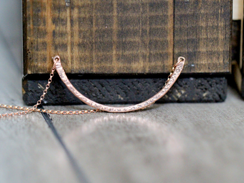 Contour Arc Necklace