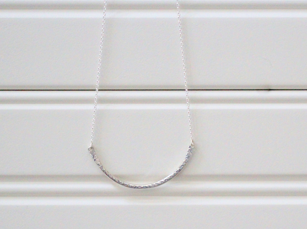 Contour Arc Necklace