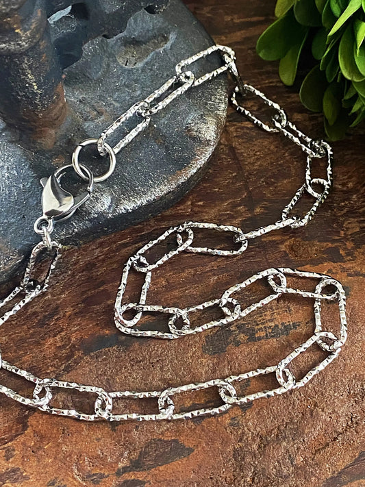 STATEMENT PAPERCLIP NECKLACE