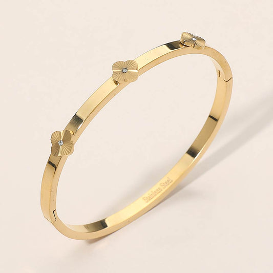 Stainless Steel CZ Center Quatrefoil Station Hinged Bangle Bracelet