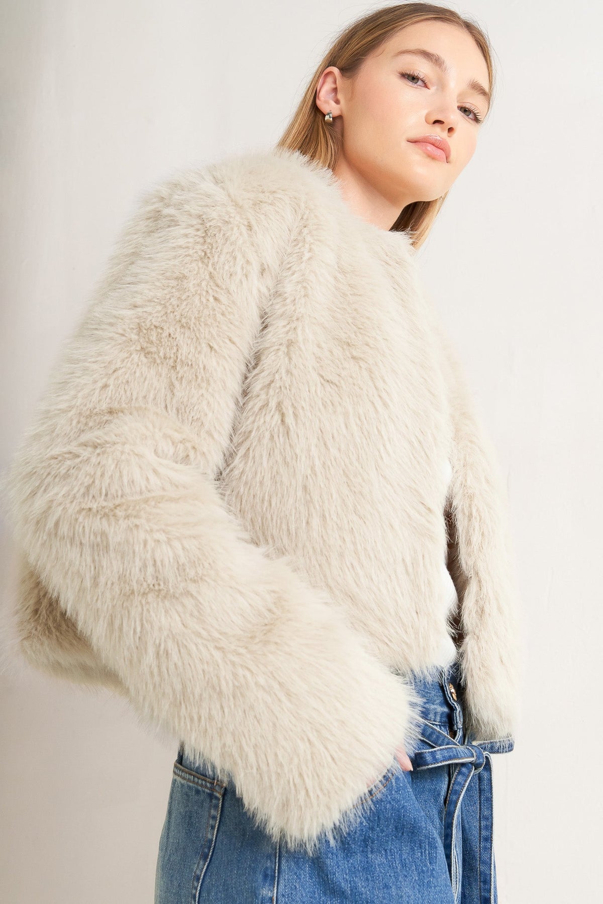 PLUSH ESCAPE MOCHA/CREAM FAUX FUR CROPPED JACKET