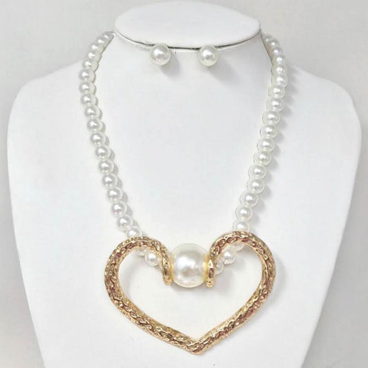 Bold Heart Pendant Pearl Beaded Statement Necklace