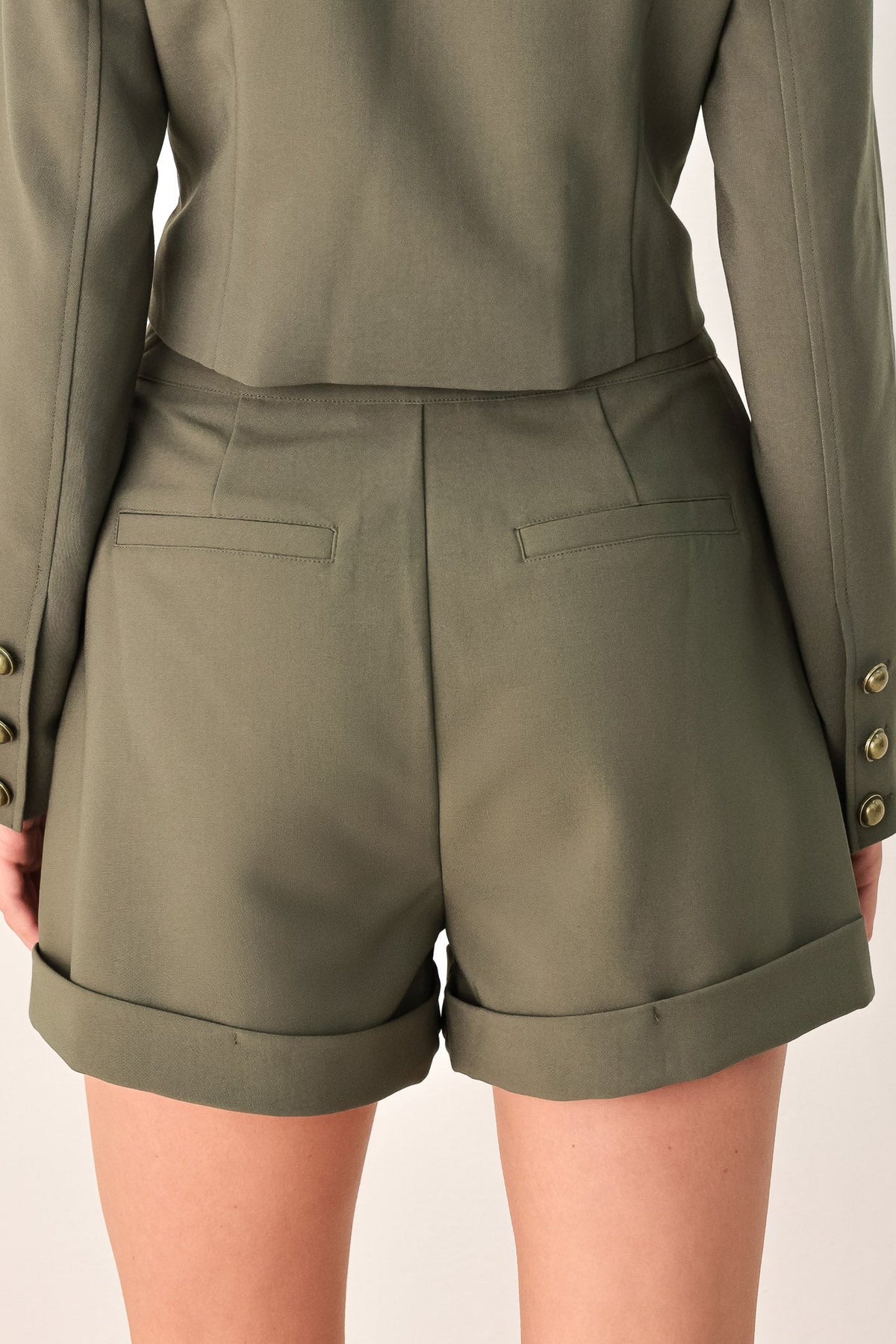 OLIVE COMMAND CUFFED TAILORED SHORTS