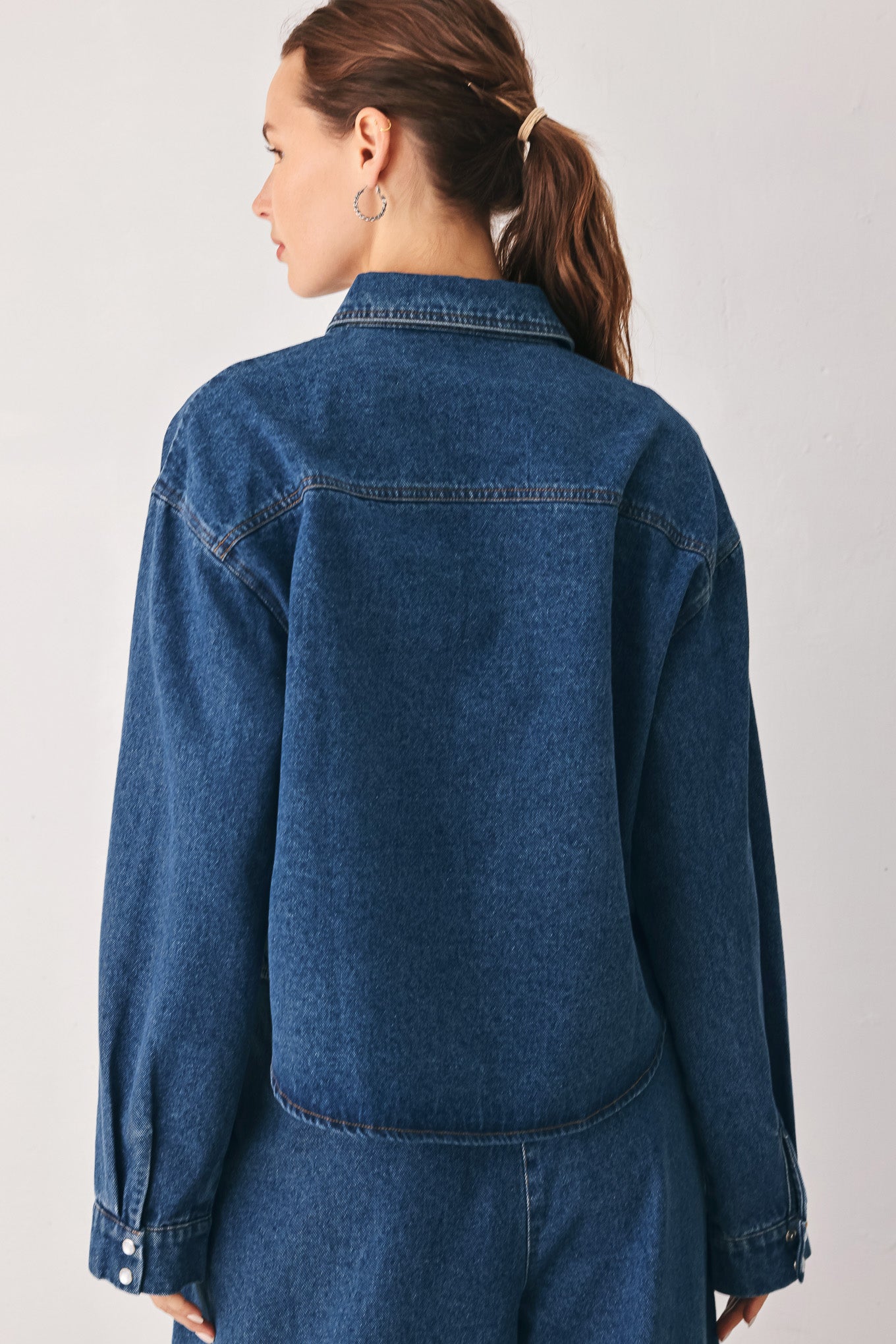 BLUE ECHO PLEATED DENIM JACKET