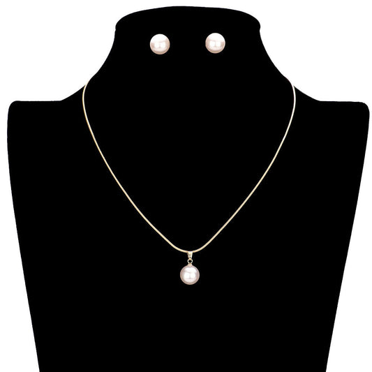 Pearl Pendant Necklace
