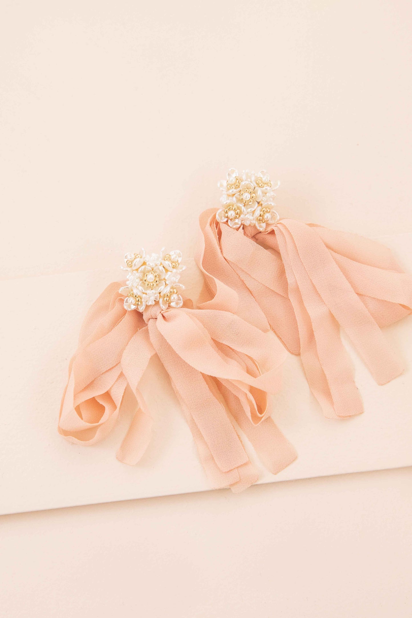 Chasse Dangle Earrings | Blush