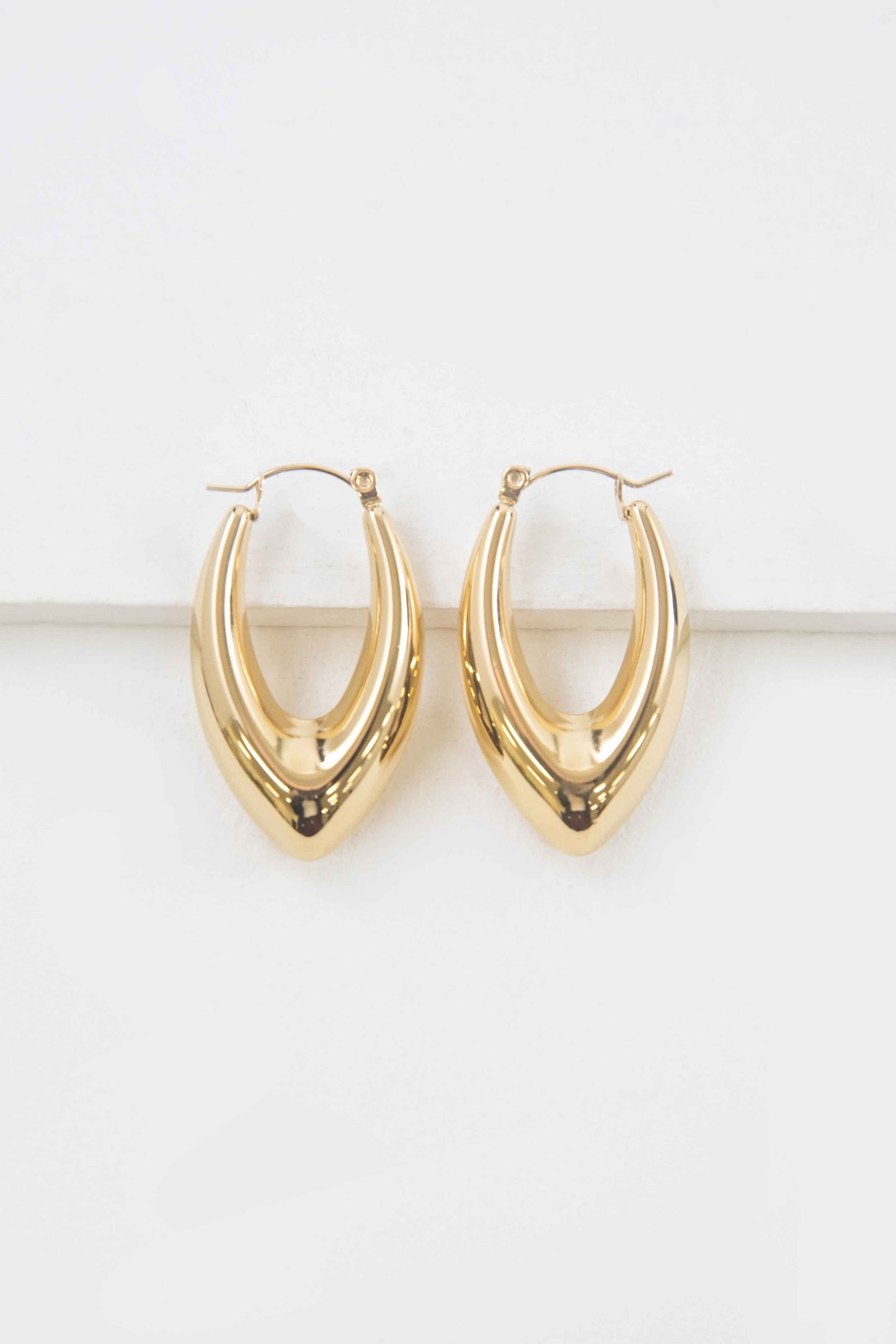 Bold Petal Outline Hoop Earrings