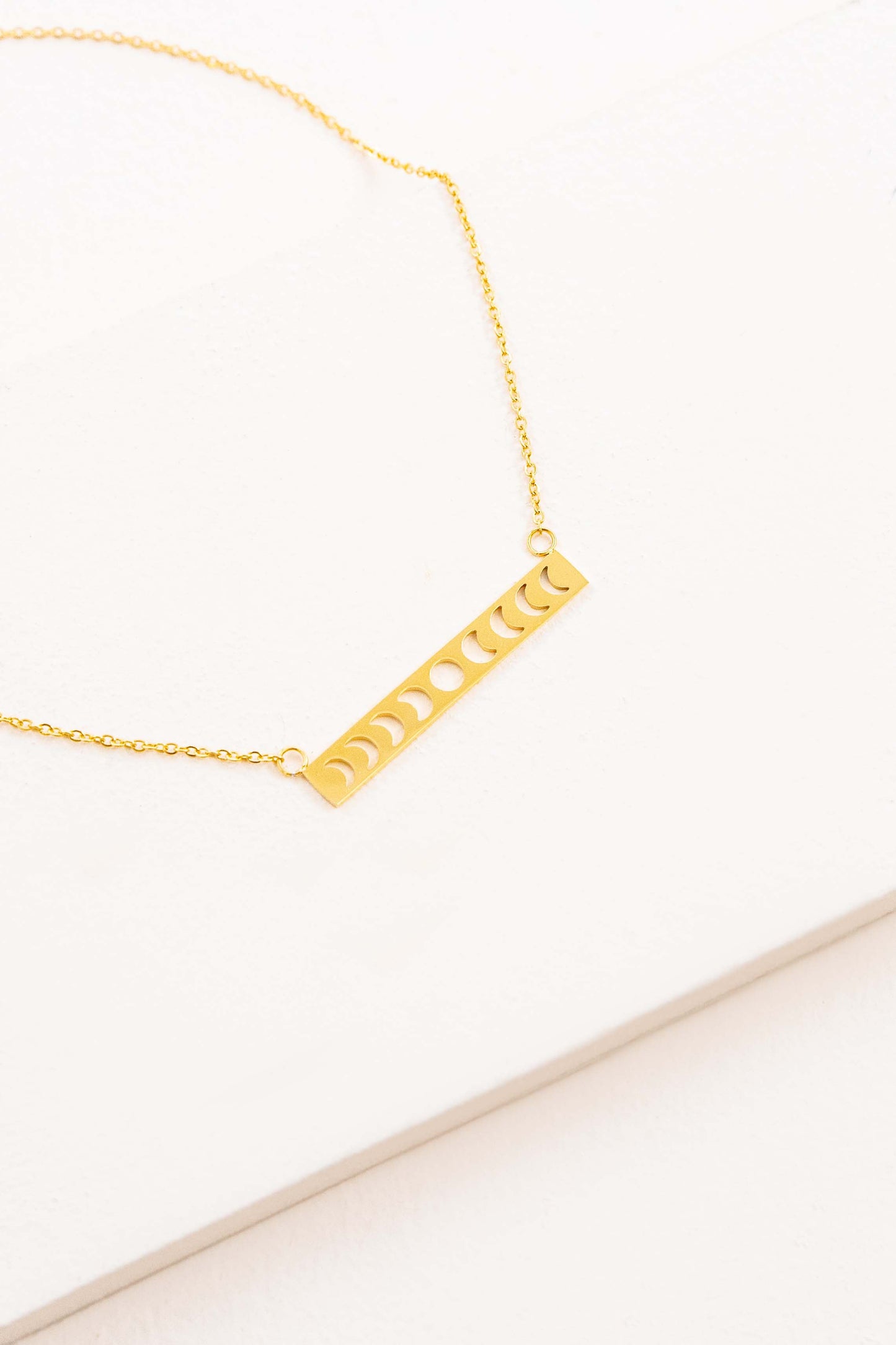 Lunar Phase Bar Necklace | Gold (18K)