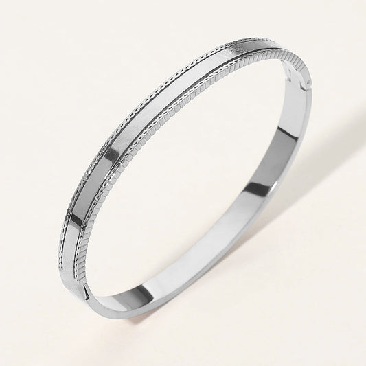 SECRET BOX_Stainless Steel Textured Hinged Bangle Bracelet