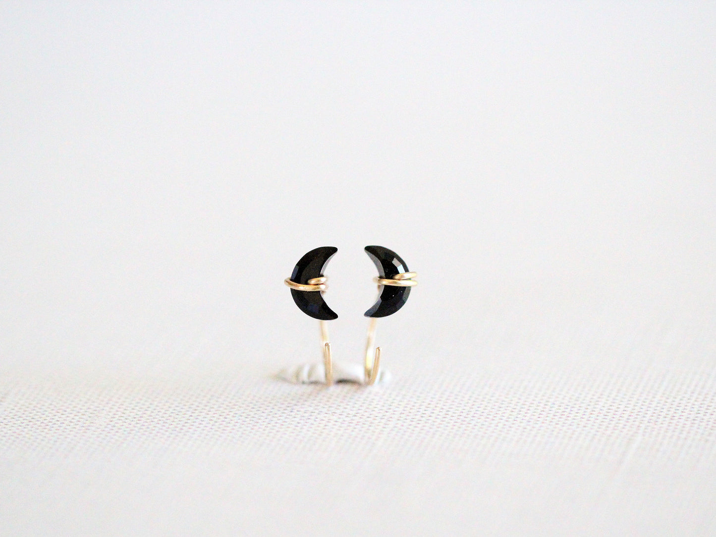 Moonbeam Hug Hoops - Black Agate
