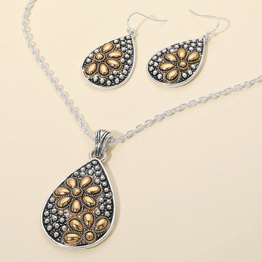 Embossed Floral Pattern Textured Metal Teardrop Pendant Necklace