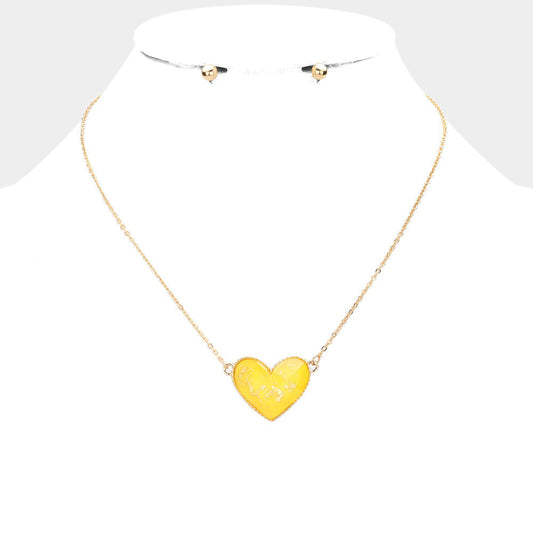 Gold Foil Detailed Heart Pendant Necklace