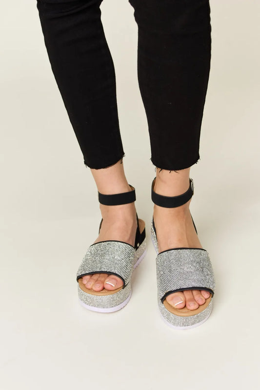 c11b5e12-78b1-41e7-8c18-6c5946038476-Max