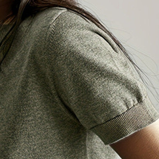 Womenโs Soft Stretch Minimalist T-Shirt โ Everyday Slim Fit Top