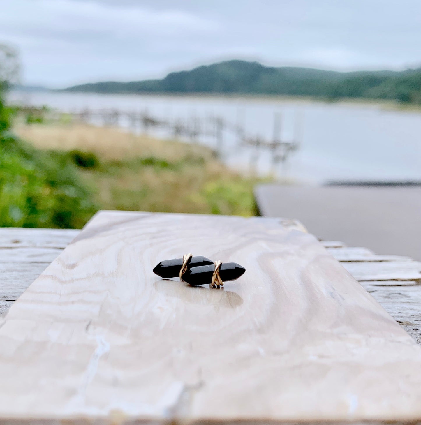 Crest Studs - Obsidian