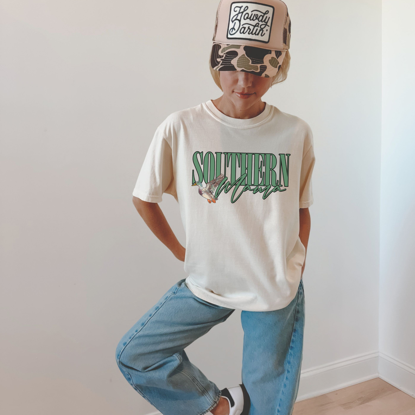 Southern Mama Tee – Duck Graphic Outdoorsy T-Shirt