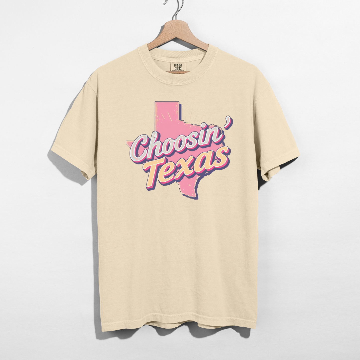 Choosin’ Texas Pink Graphic Tee – Retro Cowgirl Texas Shirt