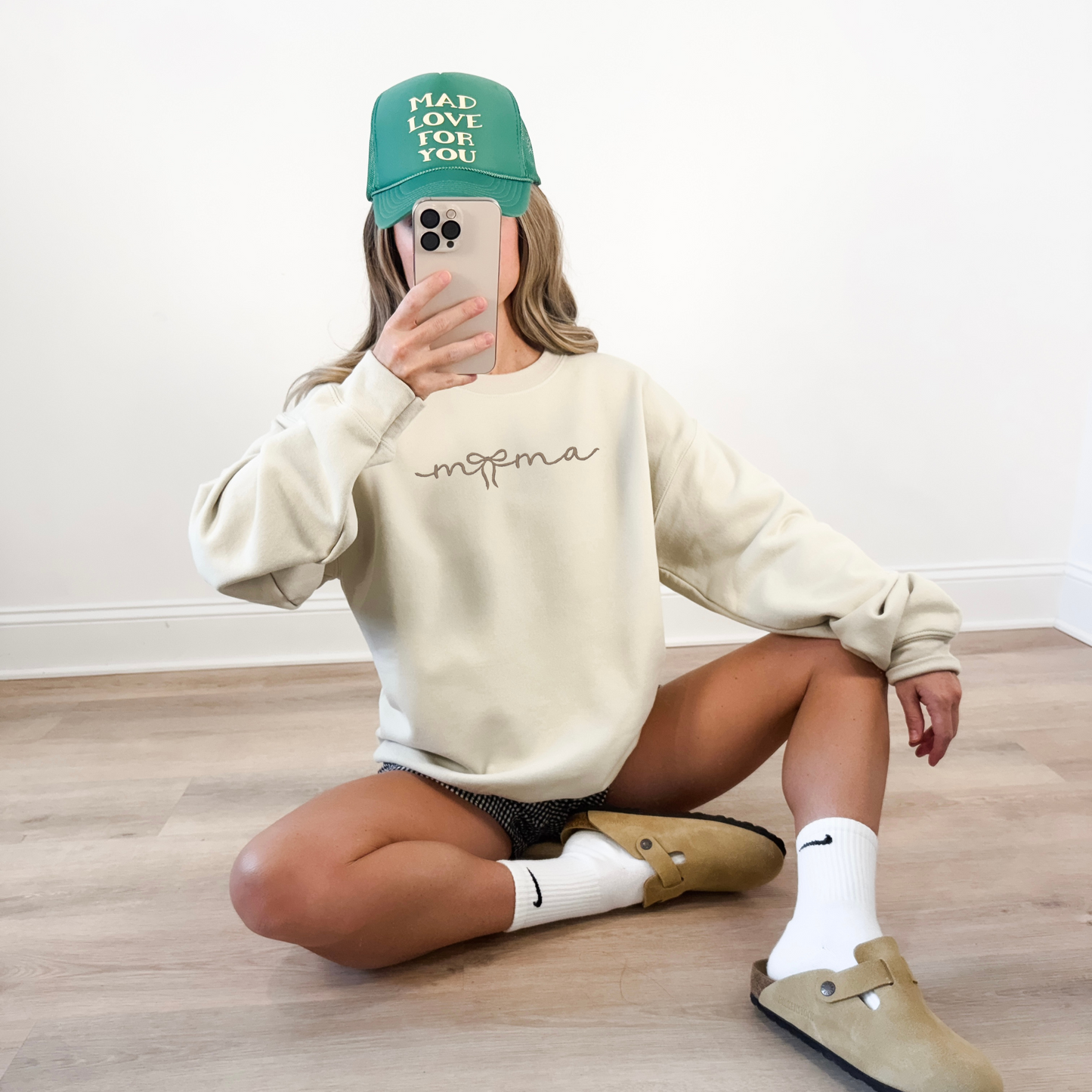 Mama Script Crewneck Sweatshirt