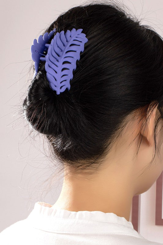 Feather shape hair claw clip - ShopModernEmporium